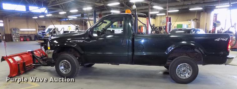 image for item DE7570 2003 Ford F250 Super Duty pickup truck