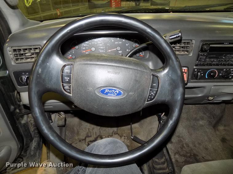 image for item DE7570 2003 Ford F250 Super Duty pickup truck