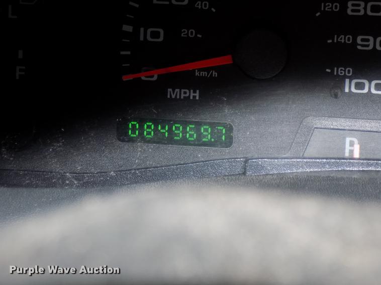 image for item DE7570 2003 Ford F250 Super Duty pickup truck