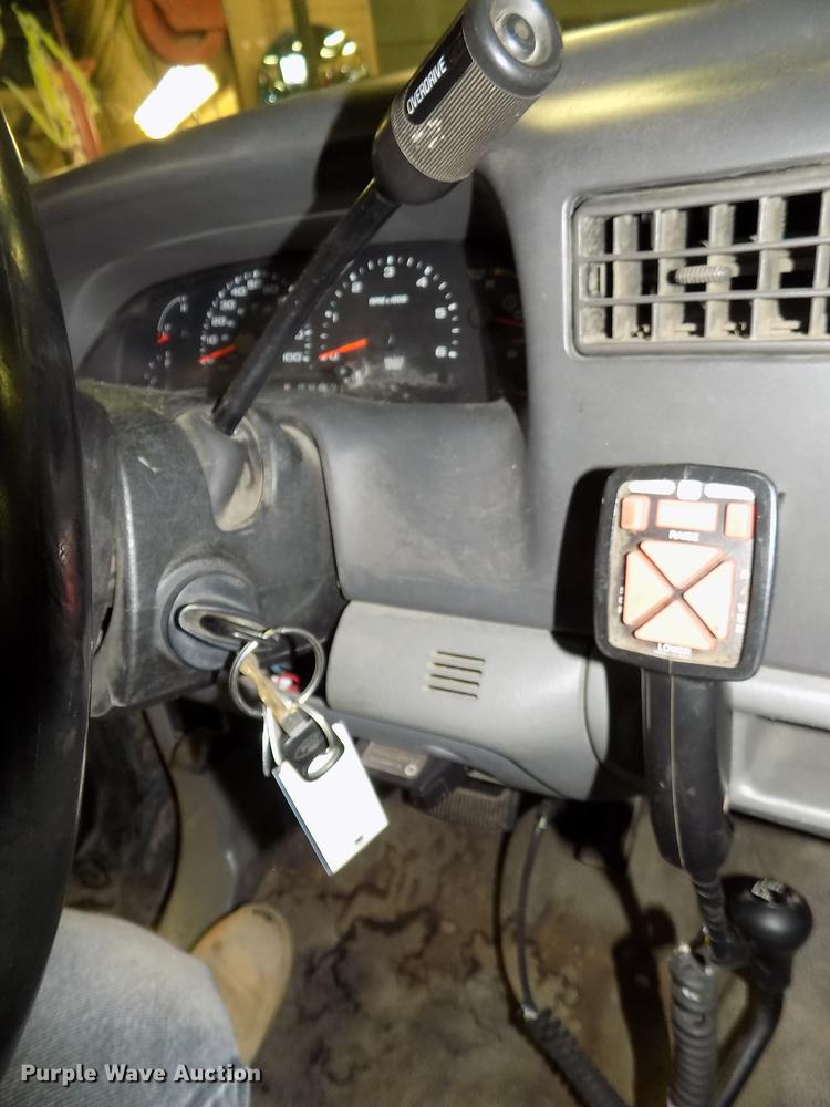 image for item DE7570 2003 Ford F250 Super Duty pickup truck