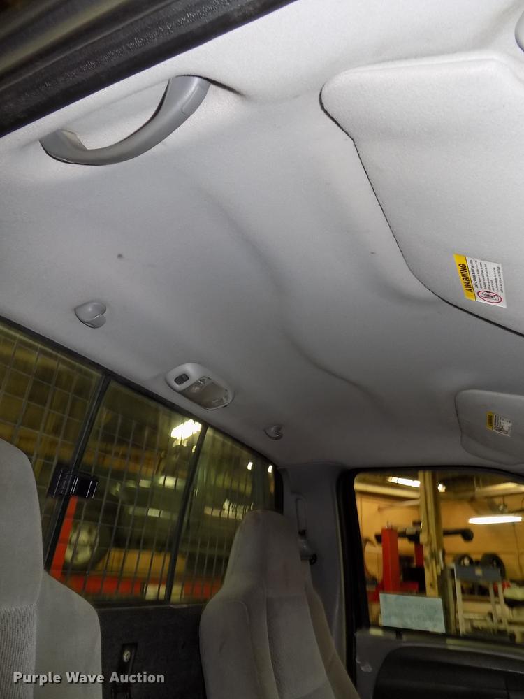 image for item DE7570 2003 Ford F250 Super Duty pickup truck