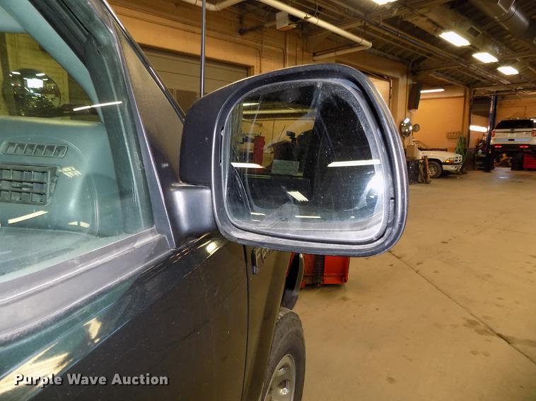 image for item DE7570 2003 Ford F250 Super Duty pickup truck