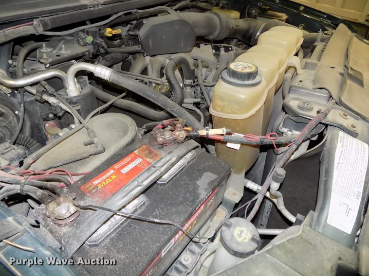 image for item DE7570 2003 Ford F250 Super Duty pickup truck