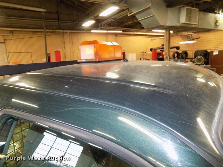 image for item DE7570 2003 Ford F250 Super Duty pickup truck