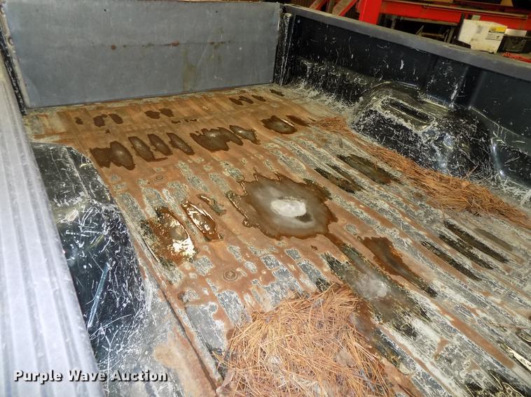 image for item DE7570 2003 Ford F250 Super Duty pickup truck