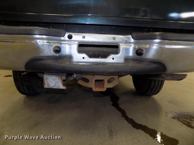 image for item DE7570 2003 Ford F250 Super Duty pickup truck