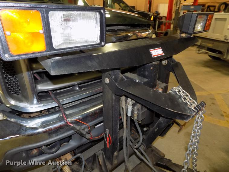 image for item DE7570 2003 Ford F250 Super Duty pickup truck