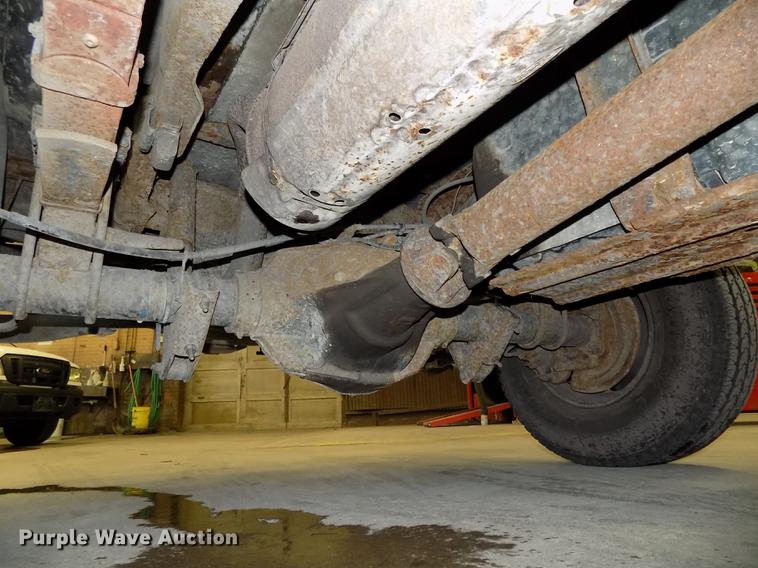 image for item DE7570 2003 Ford F250 Super Duty pickup truck