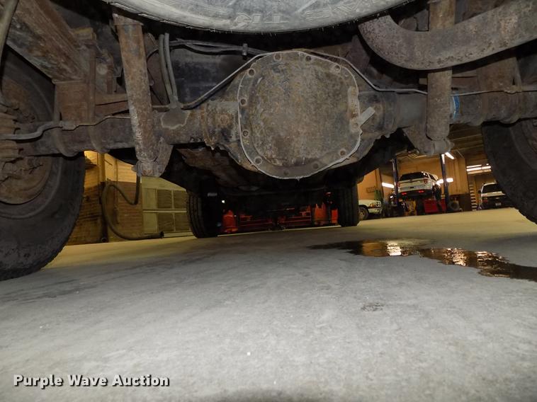 image for item DE7570 2003 Ford F250 Super Duty pickup truck