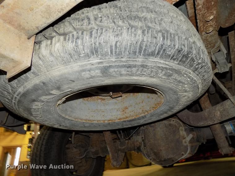 image for item DE7570 2003 Ford F250 Super Duty pickup truck