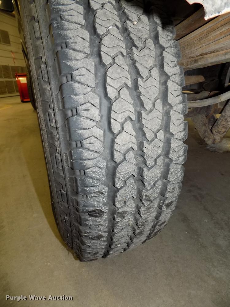 image for item DE7570 2003 Ford F250 Super Duty pickup truck