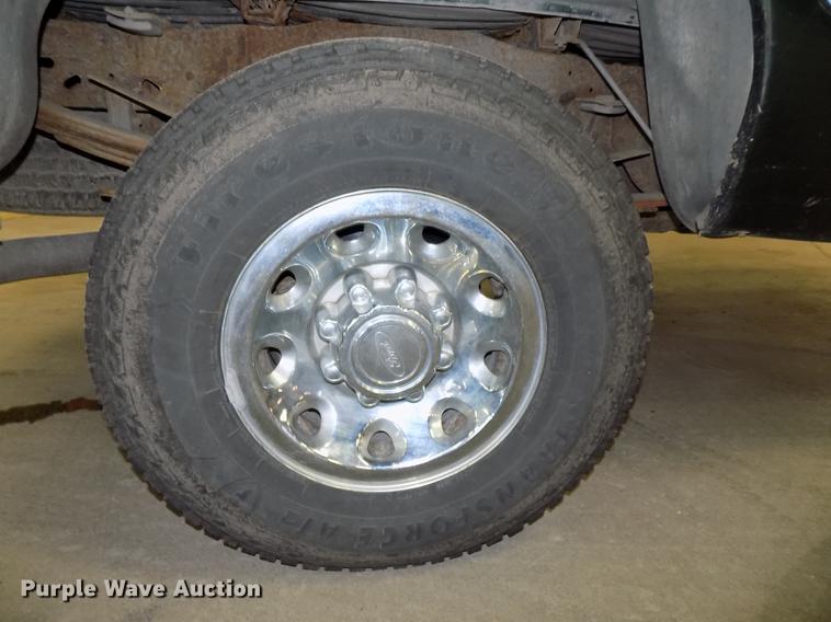 image for item DE7570 2003 Ford F250 Super Duty pickup truck