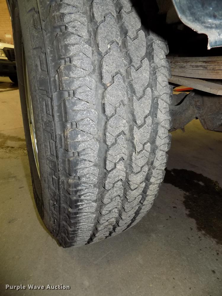 image for item DE7570 2003 Ford F250 Super Duty pickup truck