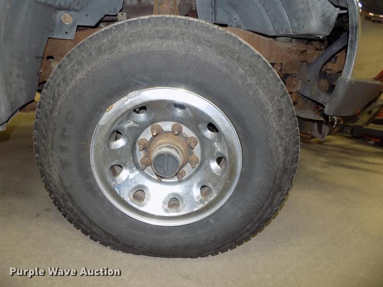 image for item DE7570 2003 Ford F250 Super Duty pickup truck