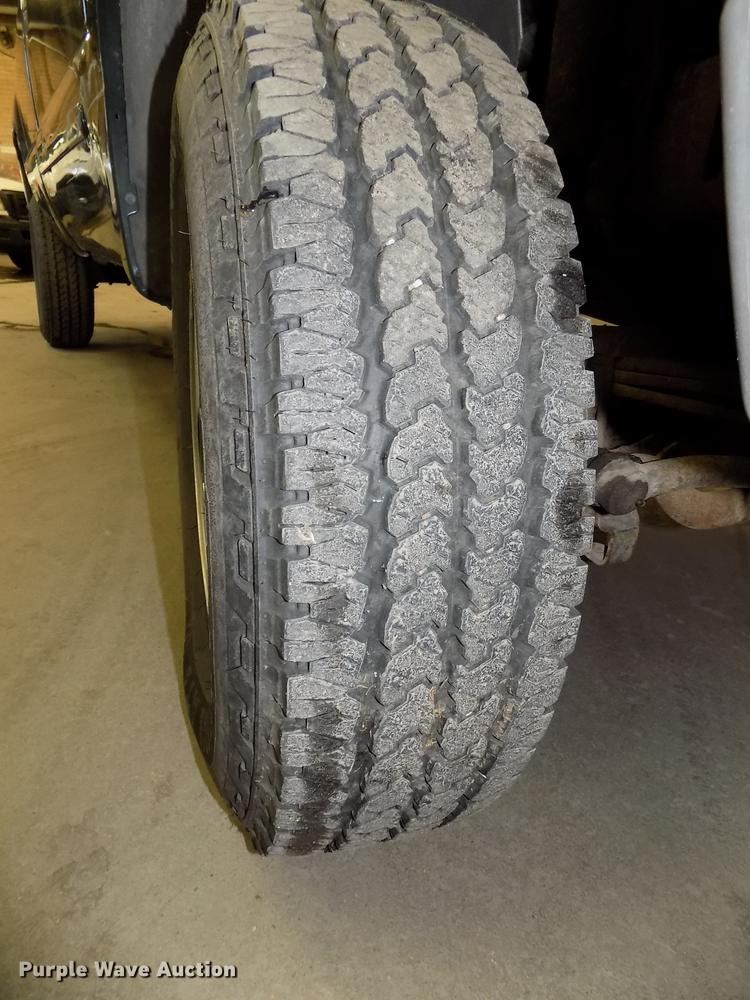 image for item DE7570 2003 Ford F250 Super Duty pickup truck