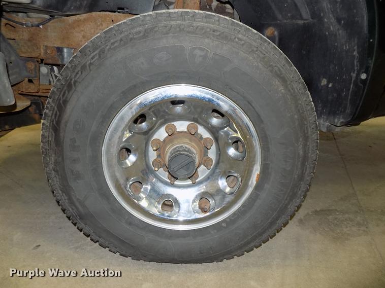 image for item DE7570 2003 Ford F250 Super Duty pickup truck