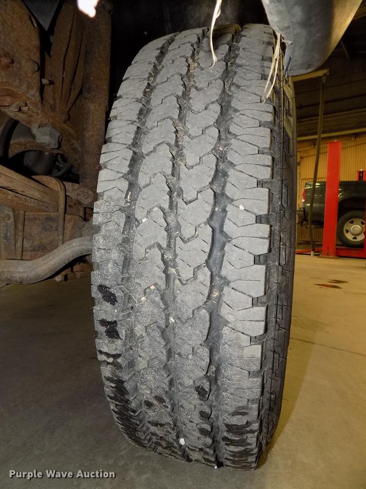 image for item DE7570 2003 Ford F250 Super Duty pickup truck