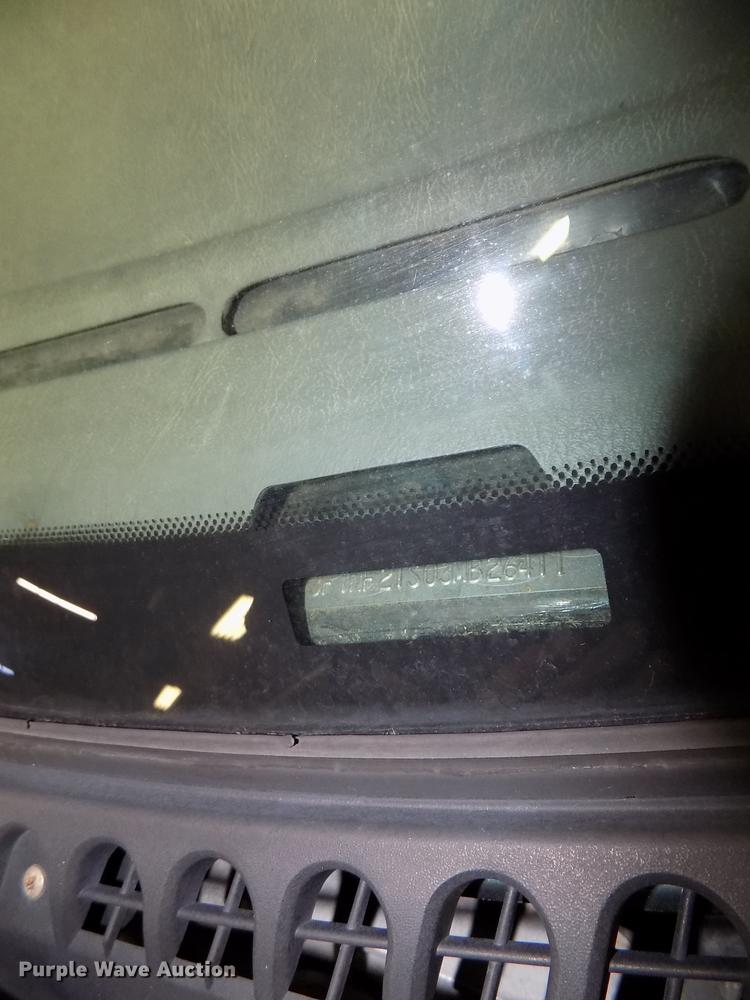 image for item DE7570 2003 Ford F250 Super Duty pickup truck