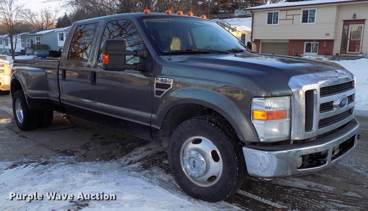 image for item DE7573 2008 Ford F350 Lariat Super Duty Crew Cab pickup truck