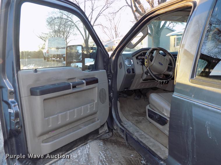 image for item DE7573 2008 Ford F350 Lariat Super Duty Crew Cab pickup truck