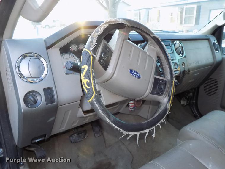 image for item DE7573 2008 Ford F350 Lariat Super Duty Crew Cab pickup truck