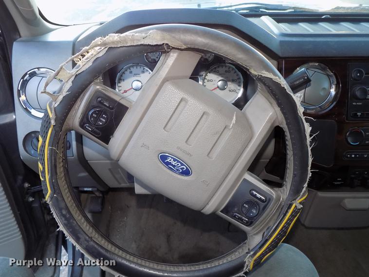 image for item DE7573 2008 Ford F350 Lariat Super Duty Crew Cab pickup truck