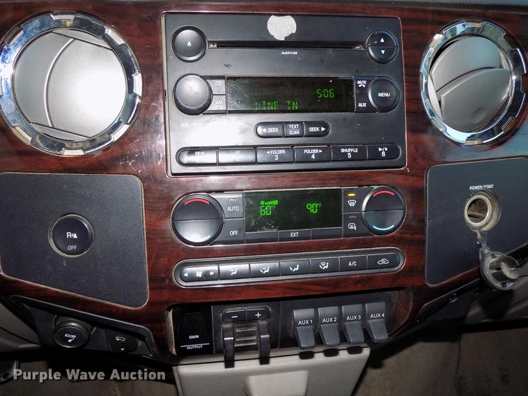 image for item DE7573 2008 Ford F350 Lariat Super Duty Crew Cab pickup truck