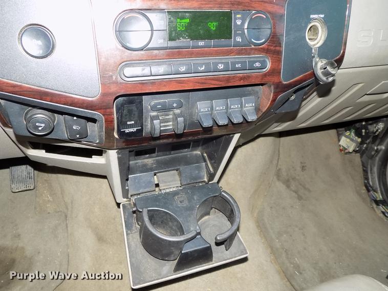 image for item DE7573 2008 Ford F350 Lariat Super Duty Crew Cab pickup truck