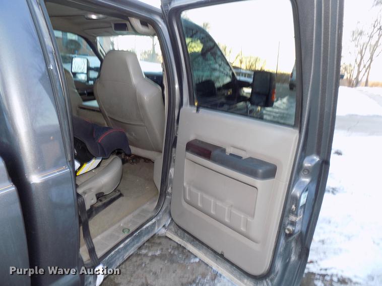 image for item DE7573 2008 Ford F350 Lariat Super Duty Crew Cab pickup truck