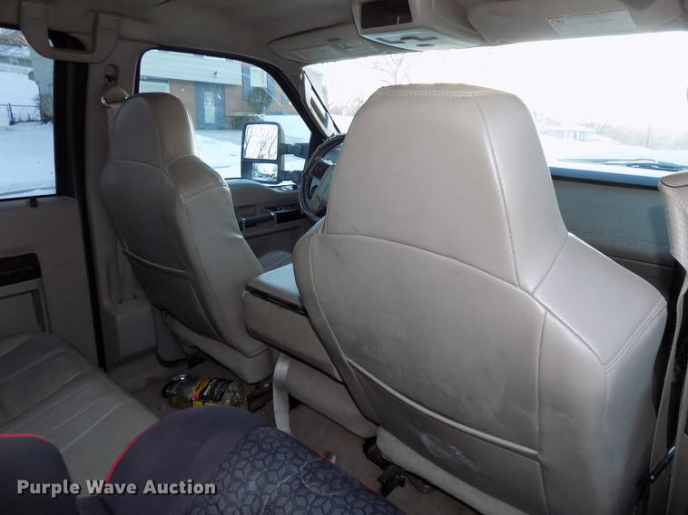 image for item DE7573 2008 Ford F350 Lariat Super Duty Crew Cab pickup truck