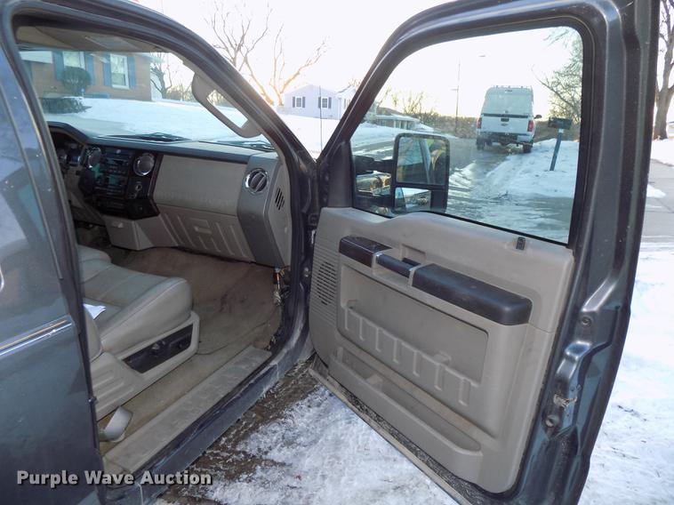 image for item DE7573 2008 Ford F350 Lariat Super Duty Crew Cab pickup truck