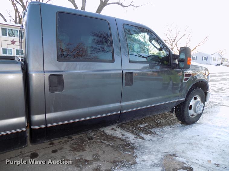 image for item DE7573 2008 Ford F350 Lariat Super Duty Crew Cab pickup truck