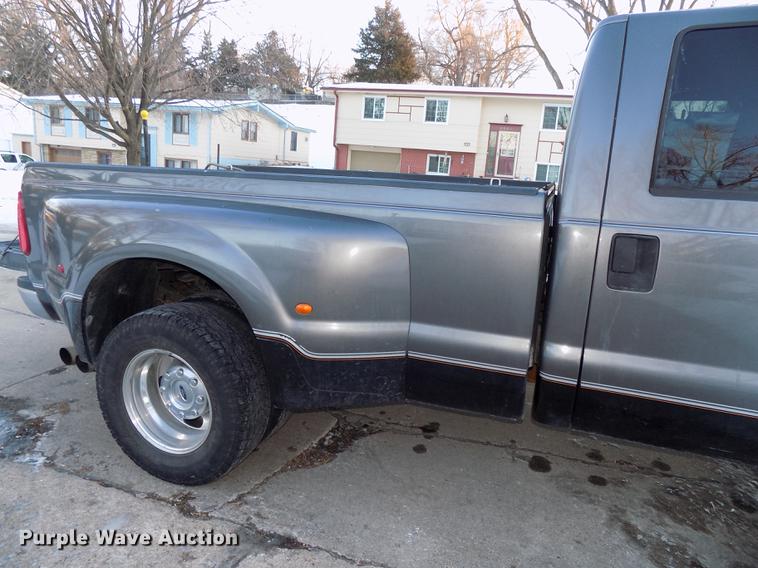 image for item DE7573 2008 Ford F350 Lariat Super Duty Crew Cab pickup truck