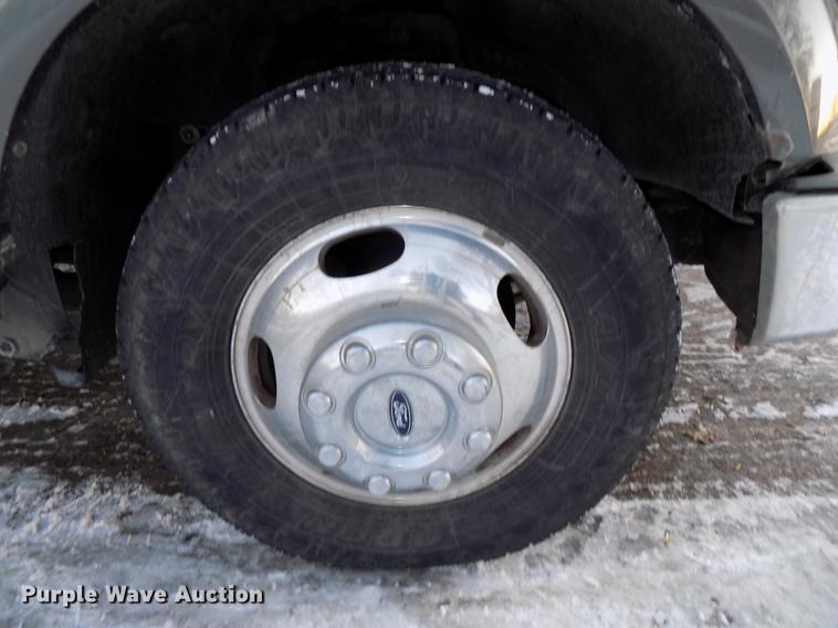 image for item DE7573 2008 Ford F350 Lariat Super Duty Crew Cab pickup truck