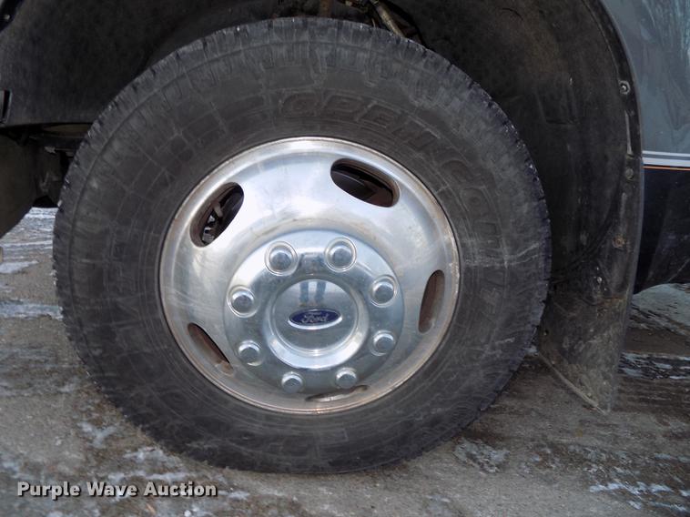 image for item DE7573 2008 Ford F350 Lariat Super Duty Crew Cab pickup truck