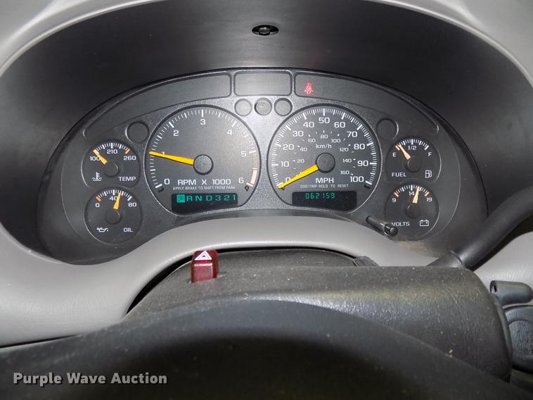 image for item DE7575 2000 Chevrolet S10 Ext. Cab pickup truck