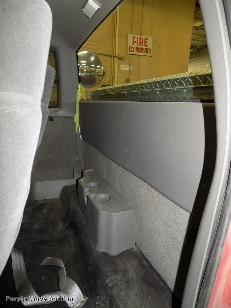 image for item DE7575 2000 Chevrolet S10 Ext. Cab pickup truck