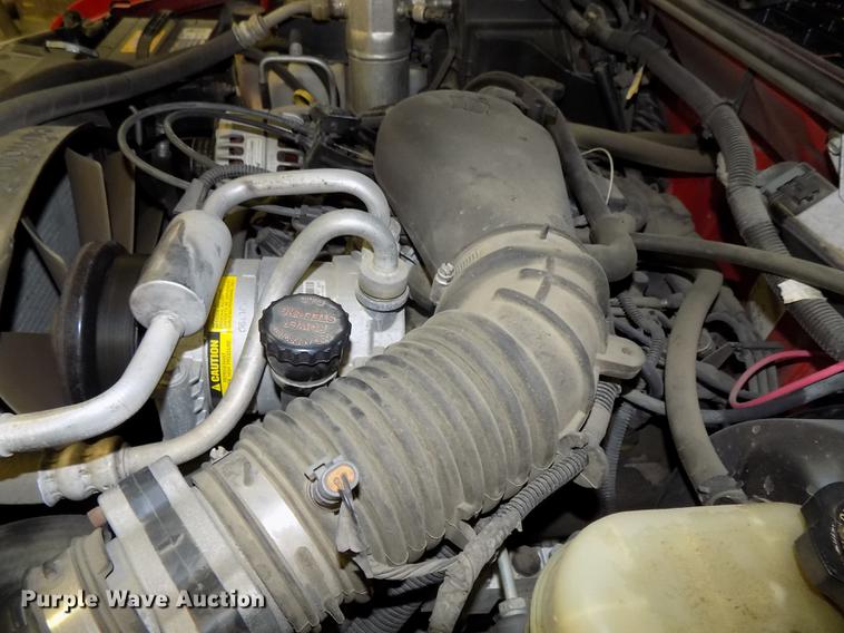 image for item DE7575 2000 Chevrolet S10 Ext. Cab pickup truck