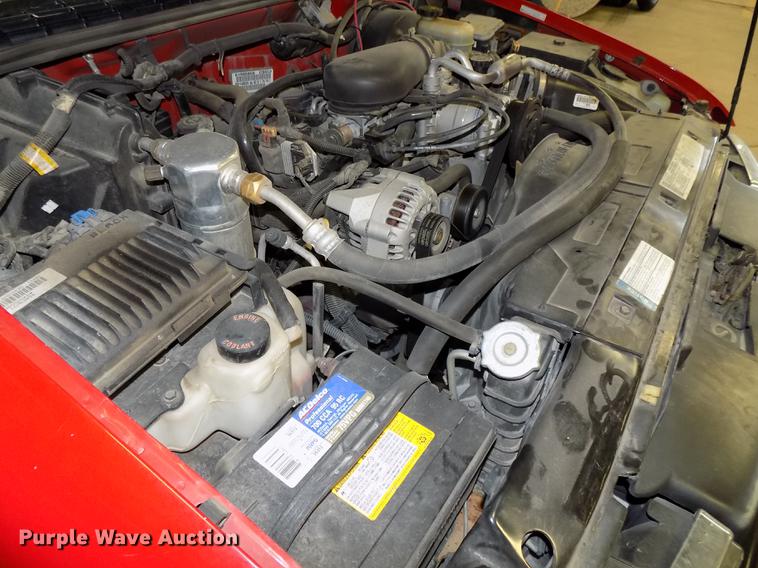 image for item DE7575 2000 Chevrolet S10 Ext. Cab pickup truck