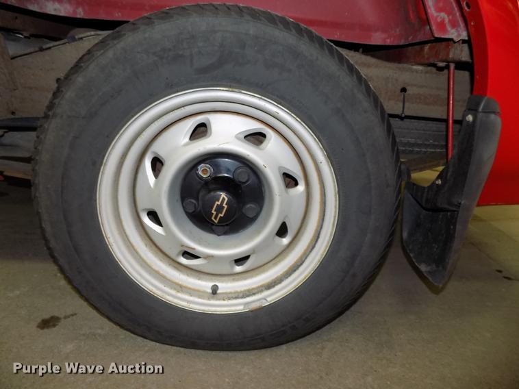 image for item DE7575 2000 Chevrolet S10 Ext. Cab pickup truck