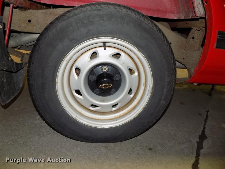 image for item DE7575 2000 Chevrolet S10 Ext. Cab pickup truck