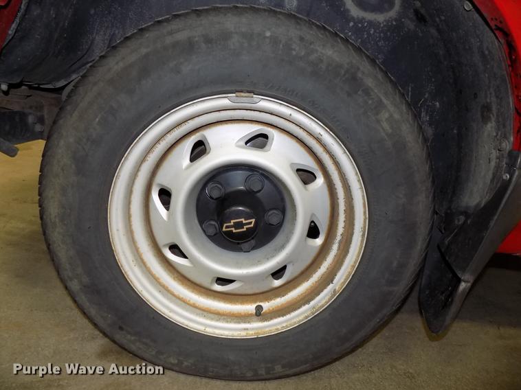 image for item DE7575 2000 Chevrolet S10 Ext. Cab pickup truck