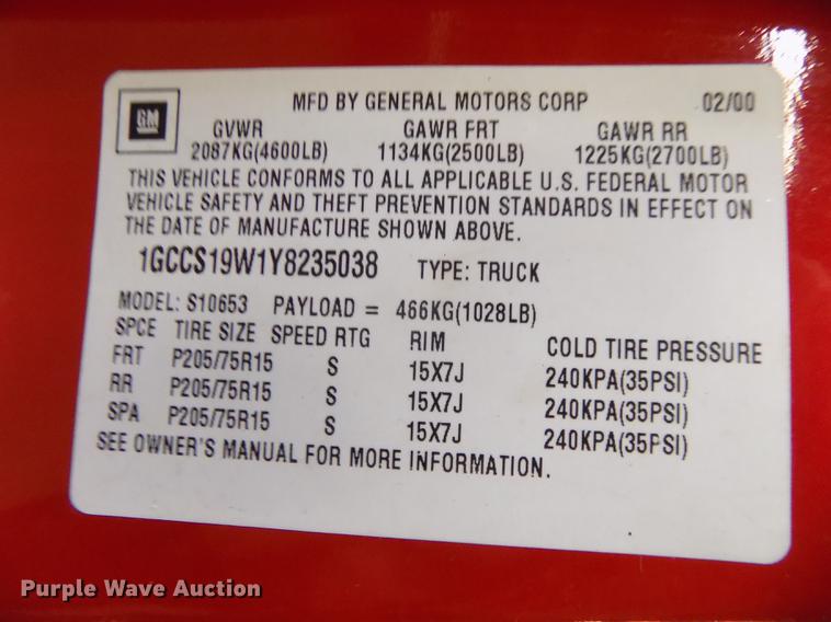 image for item DE7575 2000 Chevrolet S10 Ext. Cab pickup truck