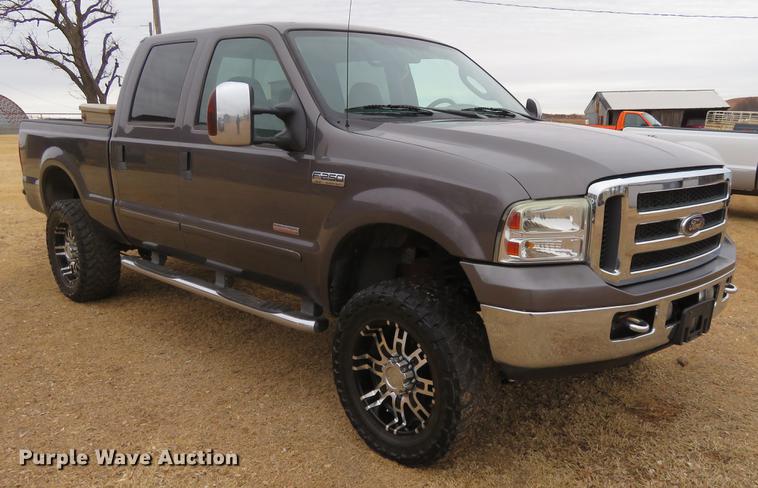 image for item DE8788 2006 Ford F250 Super Duty Crew Cab pickup truck