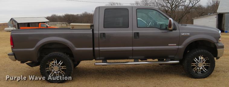 image for item DE8788 2006 Ford F250 Super Duty Crew Cab pickup truck