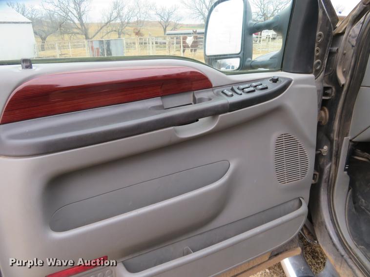 image for item DE8788 2006 Ford F250 Super Duty Crew Cab pickup truck