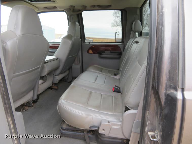 image for item DE8788 2006 Ford F250 Super Duty Crew Cab pickup truck