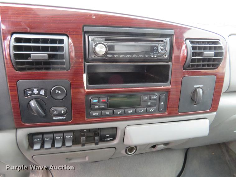 image for item DE8788 2006 Ford F250 Super Duty Crew Cab pickup truck