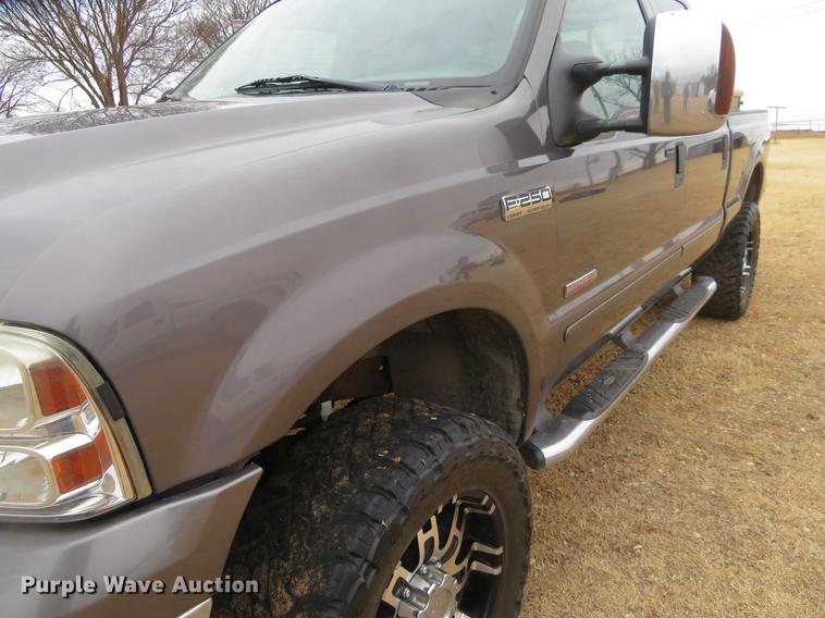 image for item DE8788 2006 Ford F250 Super Duty Crew Cab pickup truck