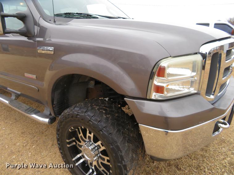 image for item DE8788 2006 Ford F250 Super Duty Crew Cab pickup truck